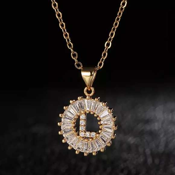 Gold Initial Crystal Sparkly Pendant Necklace A-Z - Picture 5 of 5